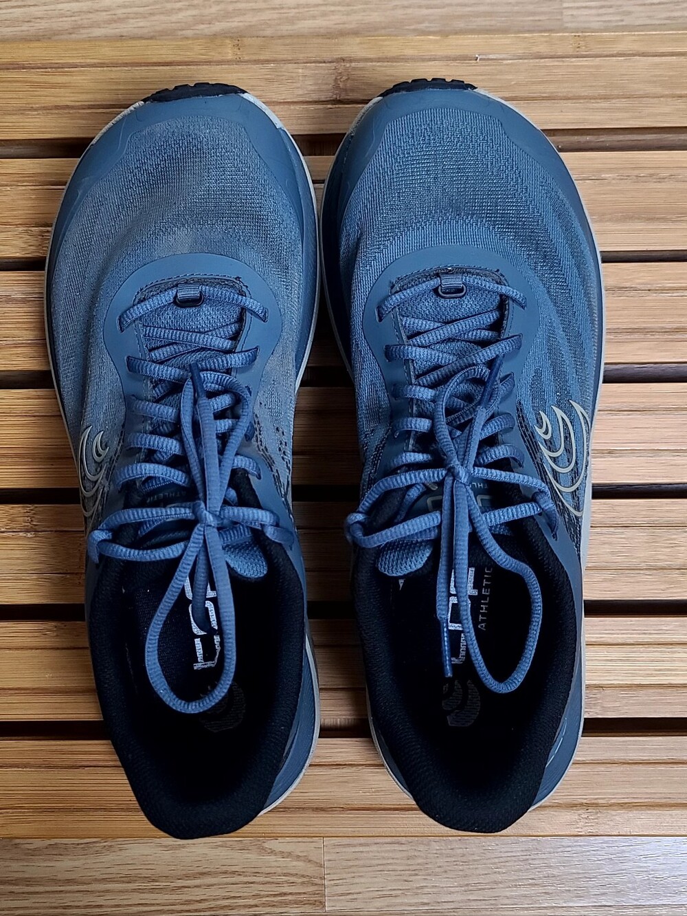Topo Athletic Ultraventure 4 WOMENS 10.5 USA STONE GREY